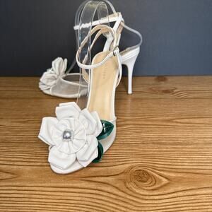 Dee Ocleppo White Floral Strappy Stiletto Heeled England Applique Sandals Sz 8